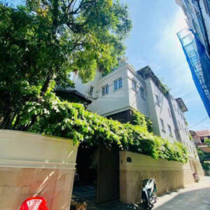 ♦️ CHO THUÊ BIỆT THỰ GÓC 2MT –  ĐƯỜNG NGUYỄN VĂN TRỖI, PHƯỜNG 15, QUẬN PHÚ NHUẬN [NGANG 9M]  ♦️Diện tích : 9m x 20m ♦️Kết cấu : 1 trệt 3 lầu sân thượng ♦️KINH DOANH TỰ DO ♦️Ưu tiên : VP, showroom , spa , Nhà Hàng ...                 ☎ 0926.19.28.28 ☎