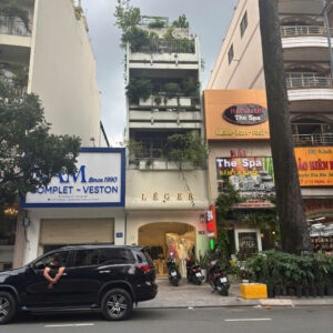 ♦️ CHO THUÊ GÓC 2MT – SHOP THỜI TRANG - ĐƯỜNG LÝ TỰ TRỌNG, QUẬN 1 [NGANG 4M]  ♦️Diện tích : 4m x 18m  ♦️Kết cấu : trệt 3 lầu ♦️KINH DOANH TỰ DO ♦️Ưu tiên : VP, showroom , spa , Nhà Hàng ...                 ☎ 0926.19.28.28 ☎